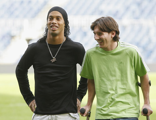 欧冠精彩进球回顾：梅西助攻亮点,