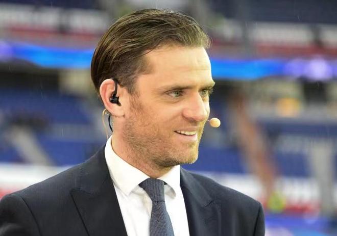 足坛曝出重磅转会，多队加入抢人大战